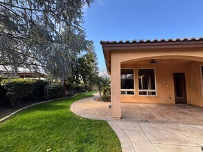 10807 Gainsborough Ct in Bakersfield, CA - Building Photo - Building Photo