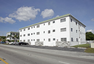 Kendor Apartments in Miami, FL - Building Photo - Building Photo