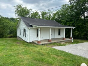 122 Kempville Hwy in Carthage, TN - Building Photo - Building Photo