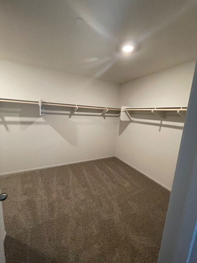 31751 Woodbank Wy in Winchester, CA - Building Photo - Building Photo