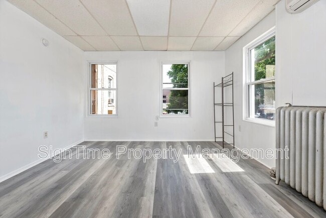 220 Summit Ave in Hagerstown, MD - Foto de edificio - Building Photo