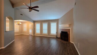 11235 Bandit Trail Dr in Houston, TX - Building Photo