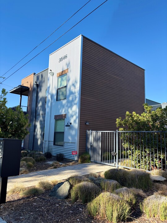 Paso de Oak in Paso Robles, CA - Building Photo