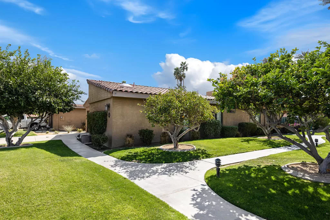 14 La Ronda Dr in Rancho Mirage, CA - Foto de edificio - Building Photo