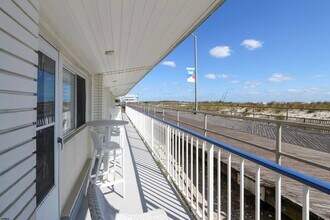 111 S Dudley Ave in Ventnor City, NJ - Building Photo - Building Photo