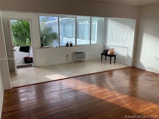 1840 S Treasure Dr in North Bay Village, FL - Building Photo - Building Photo