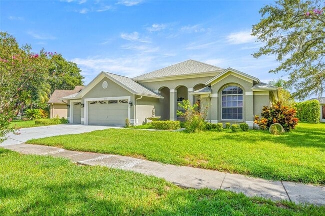 16521 Lake Heather Dr in Tampa, FL - Building Photo - Building Photo