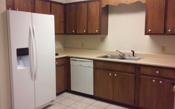 33 5th Ave in Shalimar, FL - Foto de edificio - Building Photo