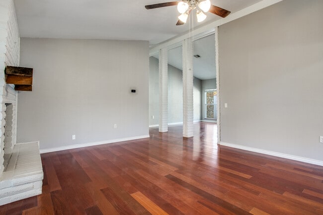 13910 Thebes Cir in Universal City, TX - Building Photo - Building Photo