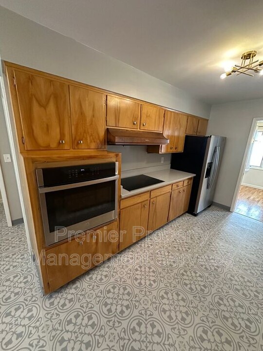 913 Rimrock Rd in Billings, MT - Building Photo
