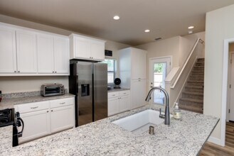 2917 Paris Pl in Chico, CA - Building Photo - Building Photo