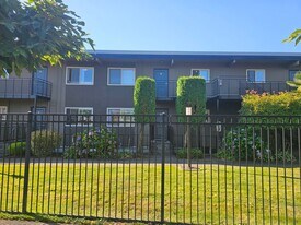 1012 S 27th St in Tacoma, WA - Building Photo