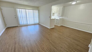 3945 Stevely Ave, Unit 19 in Los Angeles, CA - Building Photo - Building Photo