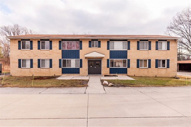 740-750 Prospect St in Berea, OH - Foto de edificio - Building Photo