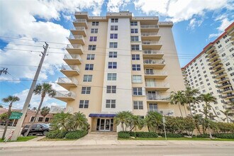 1401 S Ocean Dr in Hollywood, FL - Building Photo - Building Photo