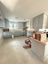 419 W Travis St in Laredo, TX - Building Photo - Building Photo
