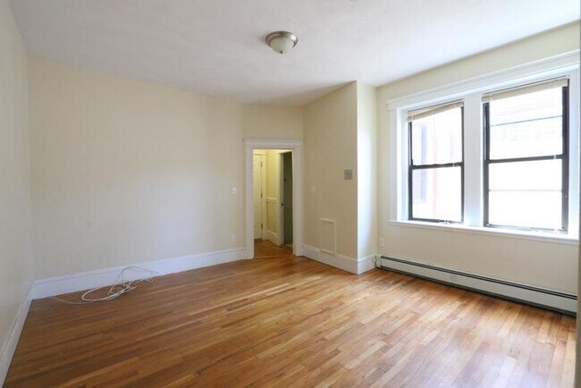 77 Hancock St, Unit 4 in Cambridge, MA - Foto de edificio - Building Photo