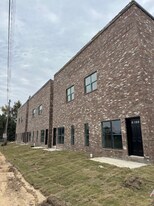 325 Houghton St in Jonesboro, AR - Building Photo