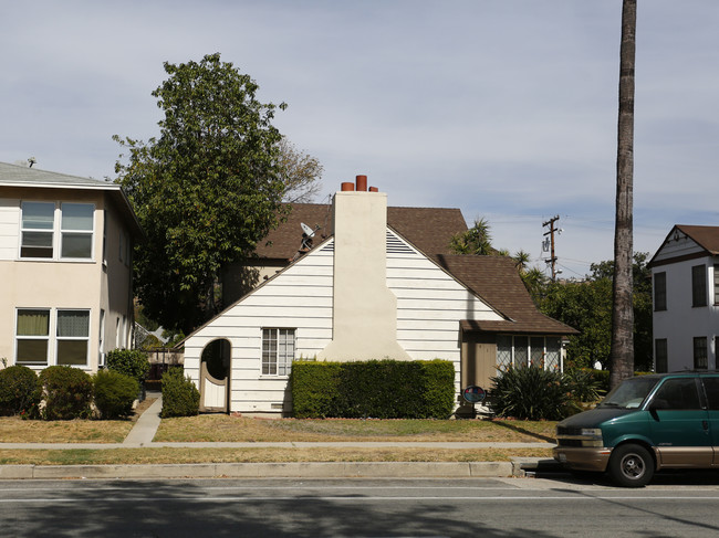 941 W Glenoaks Blvd in Glendale, CA - Foto de edificio - Building Photo