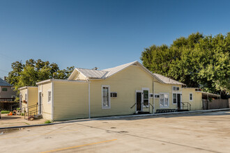 121 Howard St in San Antonio, TX - Building Photo - Building Photo