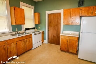 901 Leavenworth St in Manhattan, KS - Foto de edificio - Building Photo