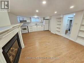 240 Martins St in Pickering, ON - Building Photo - Building Photo