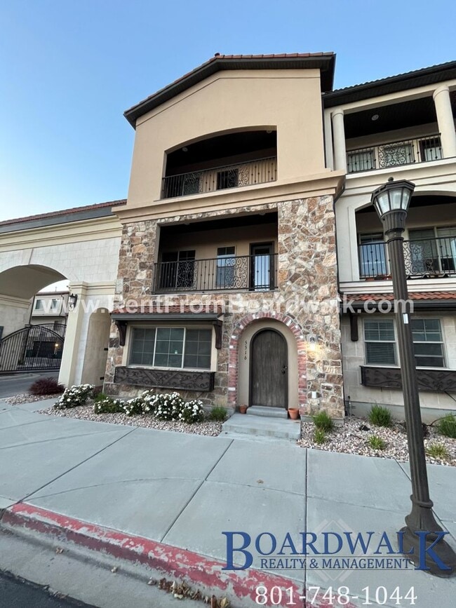 5516 W Pkwy W in Highland, UT - Building Photo - Building Photo