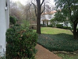 2100 Tanglewilde St in Houston, TX - Building Photo