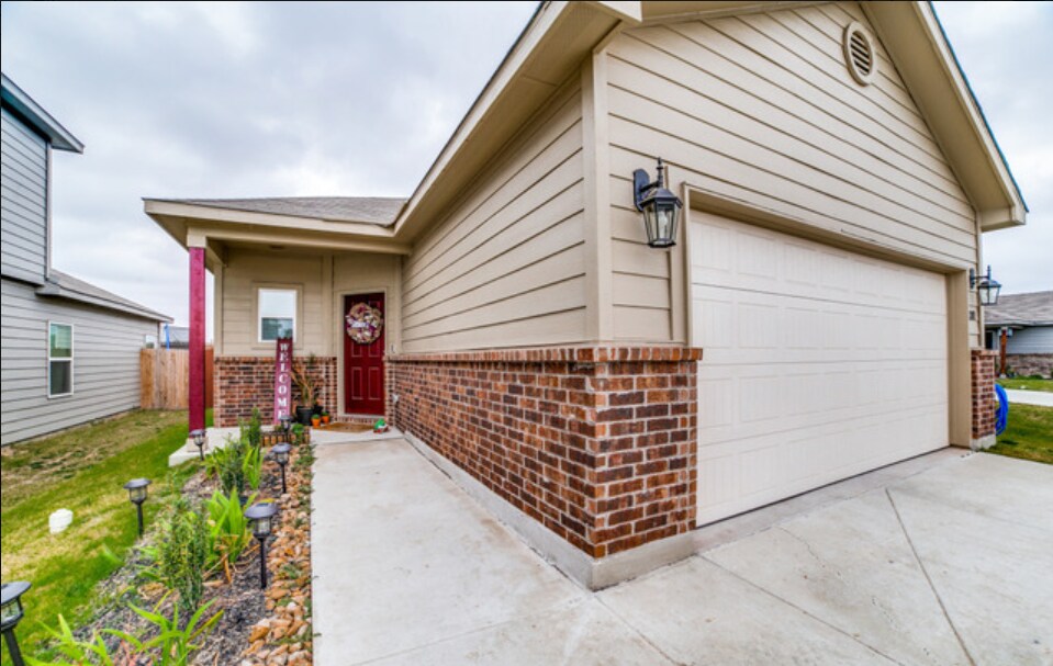 12811 Lucas Ridge Dr in San Antonio, TX - Building Photo