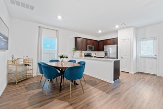 6016 Eden Dr in Austin, TX - Building Photo - Building Photo