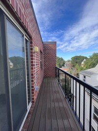 26 Elm St, Unit #1 in Somerville, MA - Foto de edificio - Building Photo