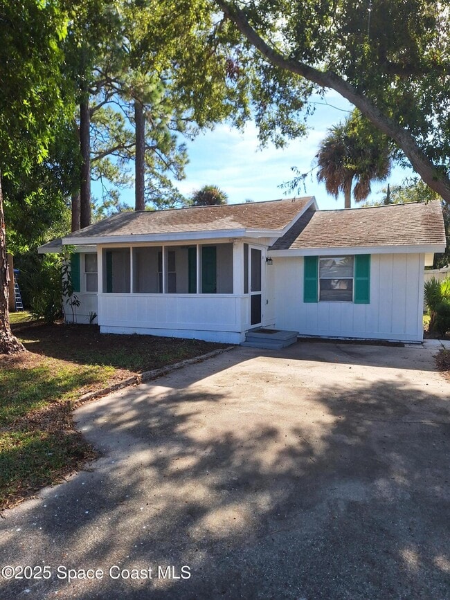 property at 4065 Coquina Ave