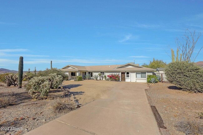 6914 E Highland Rd in Cave Creek, AZ - Building Photo - Building Photo