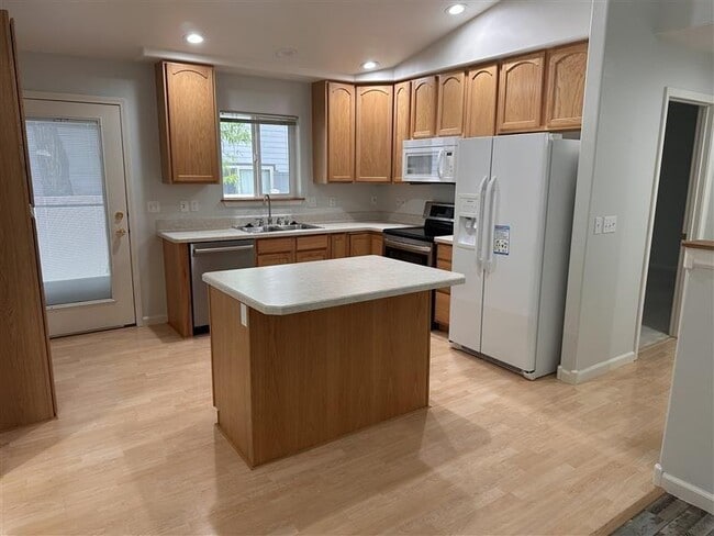 property at 3121 New Hope Dr