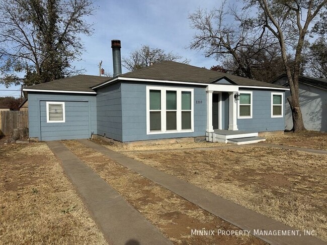 2210 31st St in Lubbock, TX - Foto de edificio - Building Photo