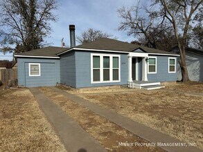 2210 31st St in Lubbock, TX - Building Photo - Building Photo