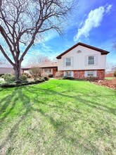 42021 Banbury Ct, Unit 8A in Northville, MI - Foto de edificio - Building Photo