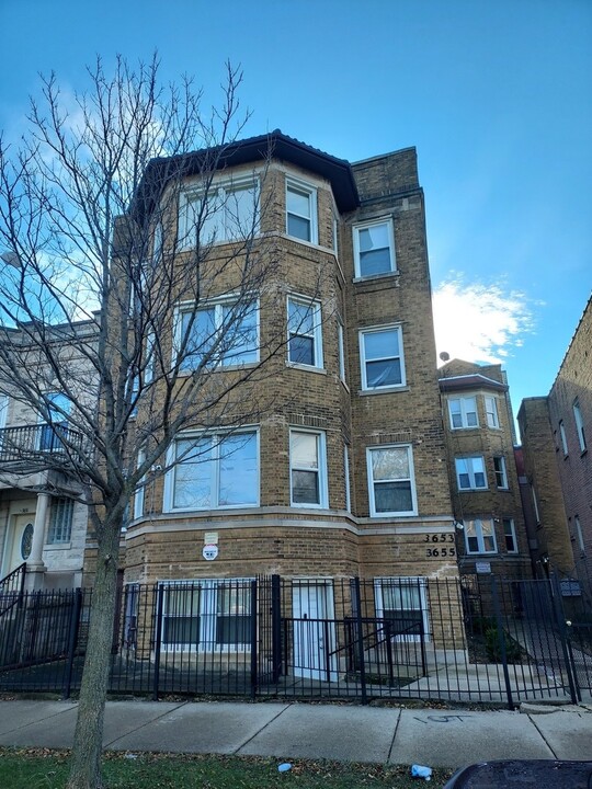 3655 W Lexington St in Chicago, IL - Building Photo