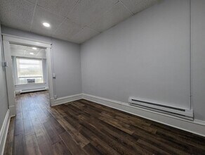 124 S 2nd St in Knoxville, IA - Building Photo - Building Photo