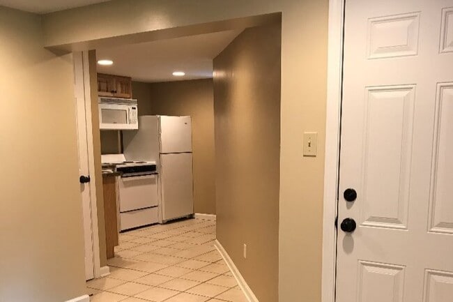 1030 Pierre St, Unit 3 in Manhattan, KS - Foto de edificio - Building Photo