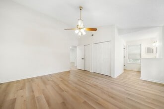 991 Lisa Kay Dr in Lawrenceville, GA - Building Photo - Building Photo