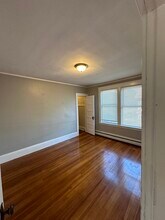 8 Fowler St, Unit 2 in Salem, MA - Building Photo - Building Photo