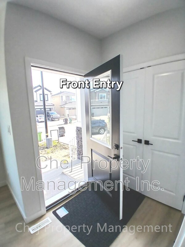 16515-16520 20 Ave SW in Edmonton, AB - Building Photo - Building Photo