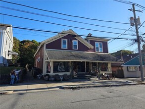 396 Main St in South Kingstown, RI - Building Photo - Building Photo