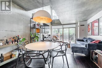 954 King St W in Toronto, ON - Building Photo - Building Photo