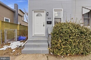 923 Ridgeway St in Gloucester City, NJ - Building Photo