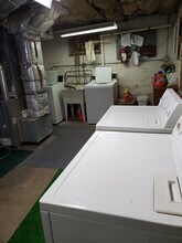 1562 E Irving Plz, Unit Lower Front 1 bedroom in Milwaukee, WI - Building Photo - Building Photo