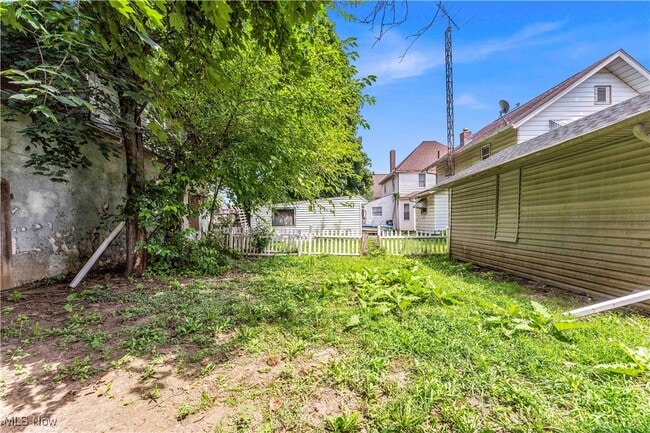 property at 204 Broad Ave NW