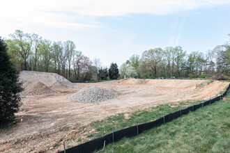 Woodleigh Chase in Fairfax, VA - Building Photo - Building Photo