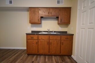 906 S Pike Ave in Bolivar, MO - Building Photo - Building Photo